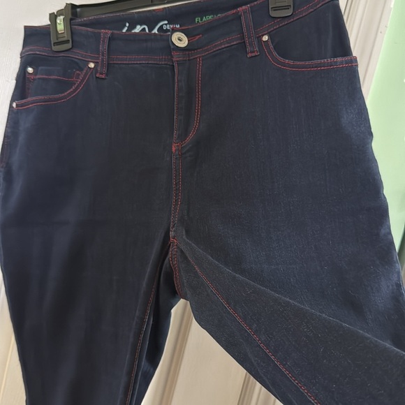 Inc Denim Dark Blue Flare Leg Curvy Fit Jeans Everyday Casual Lightweight Size 8 - Picture 5 of 13